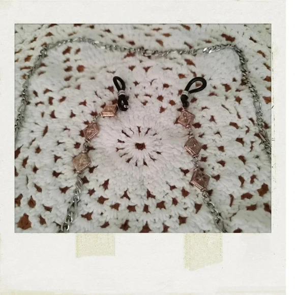 Bohemian Boho Southwestern Silver Eyeglass Diamond Shape Necklace Holder - Picture 3 of 3